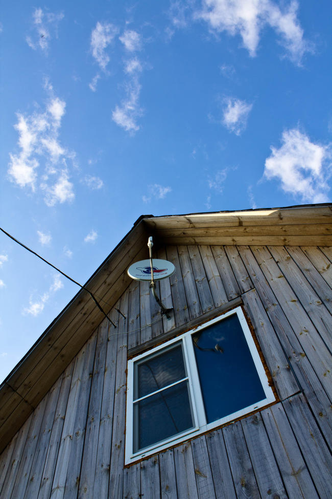 Дом, антенна, небо